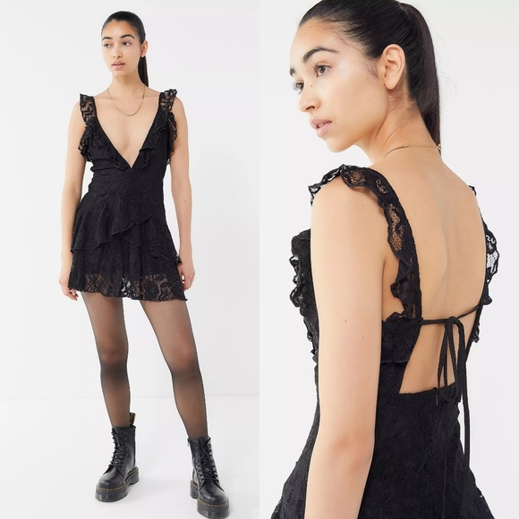 UO Lioness Love You And Leave You Lace Mini Dress Women M Whimsigoth Fairygrunge - Picture 1 of 16